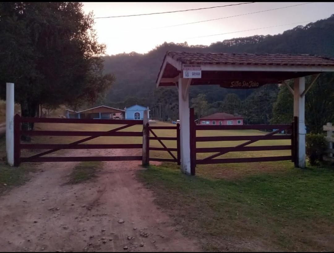 Villa Chale Riacho Frio Gonçalves Exterior foto